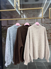 Carica l&#39;immagine nel visualizzatore di Gallery, Maglione 6
