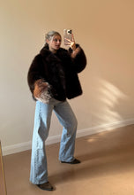 Carica l&#39;immagine nel visualizzatore di Gallery, Eco Pelliccia 4
