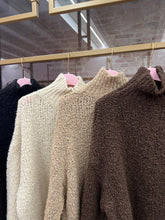 Carica l&#39;immagine nel visualizzatore di Gallery, Maglione Teddy
