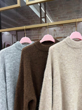 Carica l&#39;immagine nel visualizzatore di Gallery, Maglione 6
