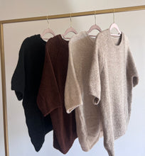 Carica l&#39;immagine nel visualizzatore di Gallery, Maglione Manica Corta
