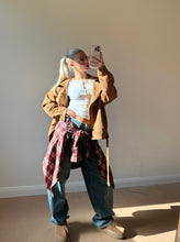 Carica l&#39;immagine nel visualizzatore di Gallery, Chiodo Scamosciato
