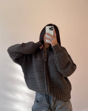 Carica l'immagine nel visualizzatore di Gallery, Cardigan Treccia
