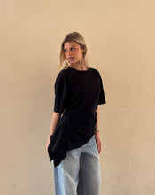 Carica l'immagine nel visualizzatore di Gallery, T-Shirt Arricciata
