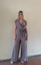 Carica l'immagine nel visualizzatore di Gallery, Jumpsuit 1
