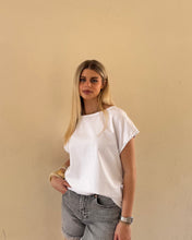 Carica l'immagine nel visualizzatore di Gallery, T-Shirt 4

