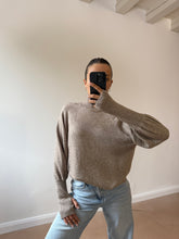 Carica l&#39;immagine nel visualizzatore di Gallery, Maglione 5
