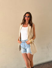 Carica l'immagine nel visualizzatore di Gallery, Shorts Denim Strappato

